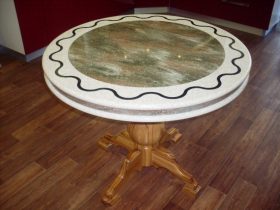 Сборка круглого стола в Среднеуральске
