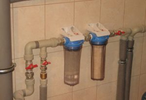 Установка проточного фильтра для воды в Среднеуральске