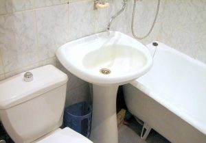 Установка раковины тюльпан в ванной в Среднеуральске
